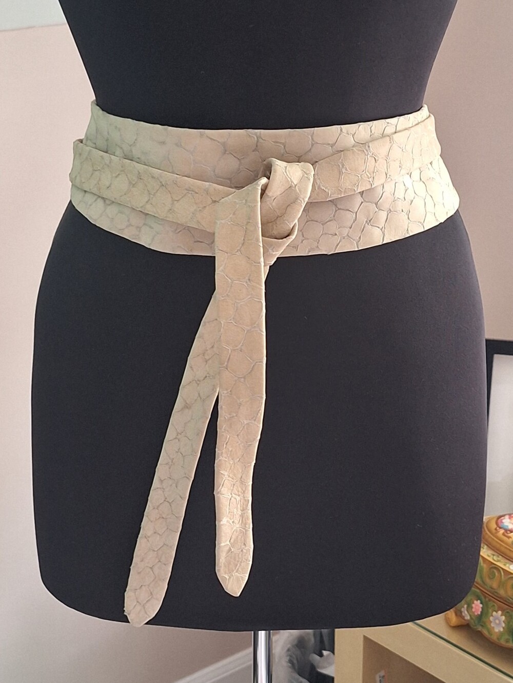Anthropologie ADA Wrap Leather Belt Latte/Beige/taupe Embossed Leather